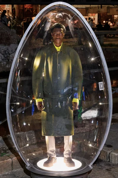 Look 18